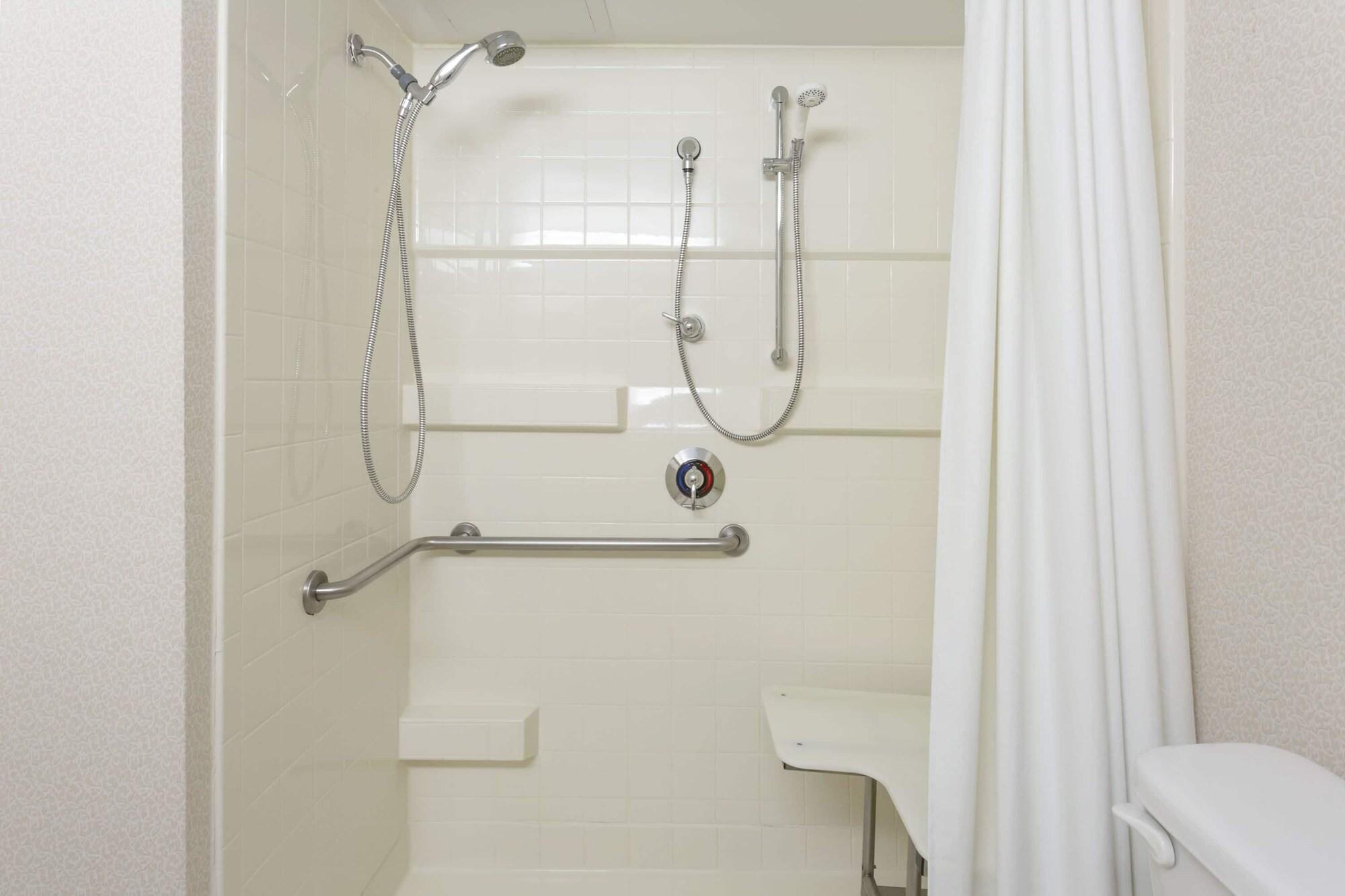Hotel Ramada By Wyndham Triangle/quantico 2*