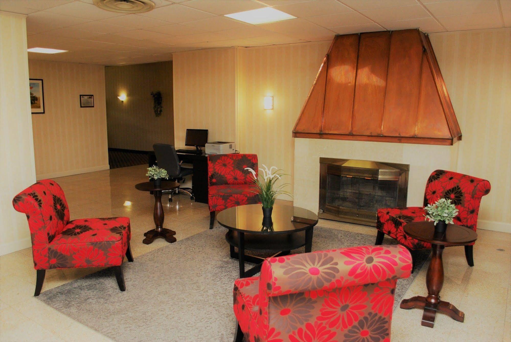 Ramada By Wyndham Triangle/quantico Hotel