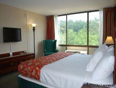 Hotel Ramada By Wyndham Triangle/quantico