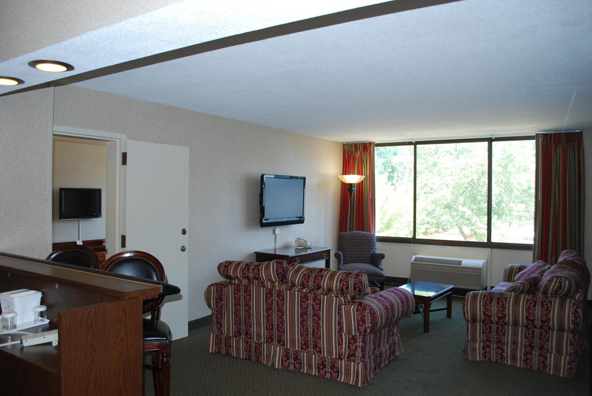 Hotel Ramada By Wyndham Triangle/quantico 2*